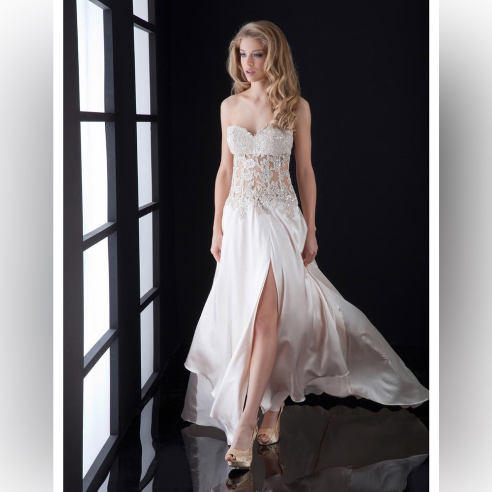 Jasz Couture 4571 Women's Dress Size 8 Vanilla